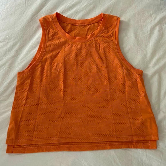 Lululemon athletic crop muscle tank top - Picture 1 of 3